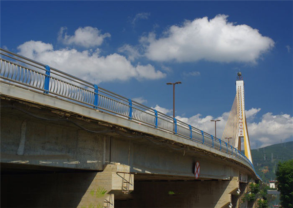 北碚不锈钢桥梁护栏常见问题及其解决方案